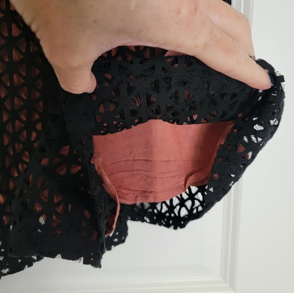 ASTR THE LABEL EYELET ROMPER RUST MAUVE & BLACK - Picture 6 of 7